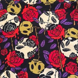 LuLaRoe skulls, roses and moons TC